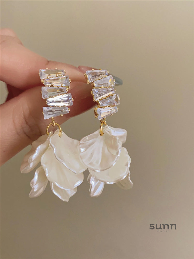 Paislynn Ethereal Bloom Earrings [3I40G99A]