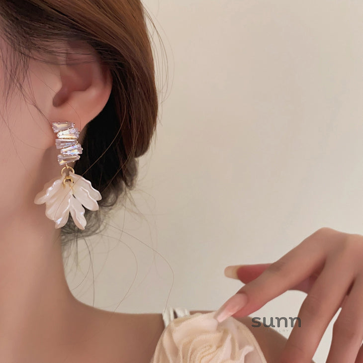 Paislynn Ethereal Bloom Earrings [IXPC55RN]