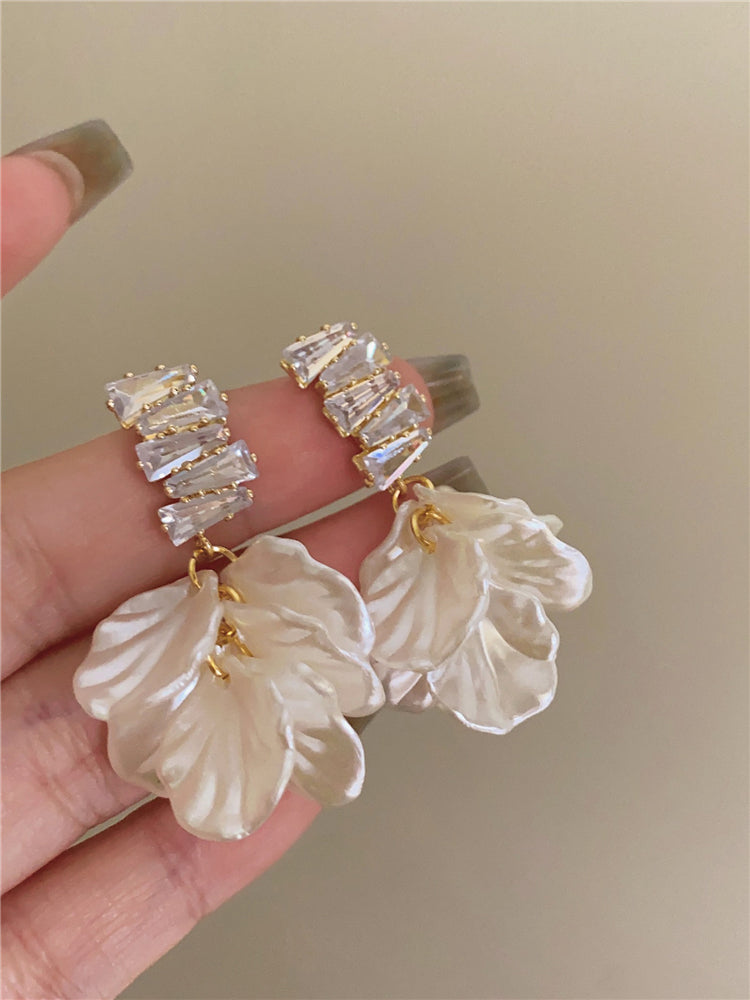 Paislynn Ethereal Bloom Earrings [FDGUQPA7]