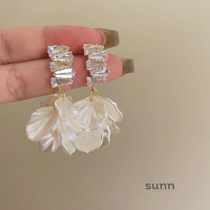 Paislynn Ethereal Bloom Earrings [DW0QFKGV]