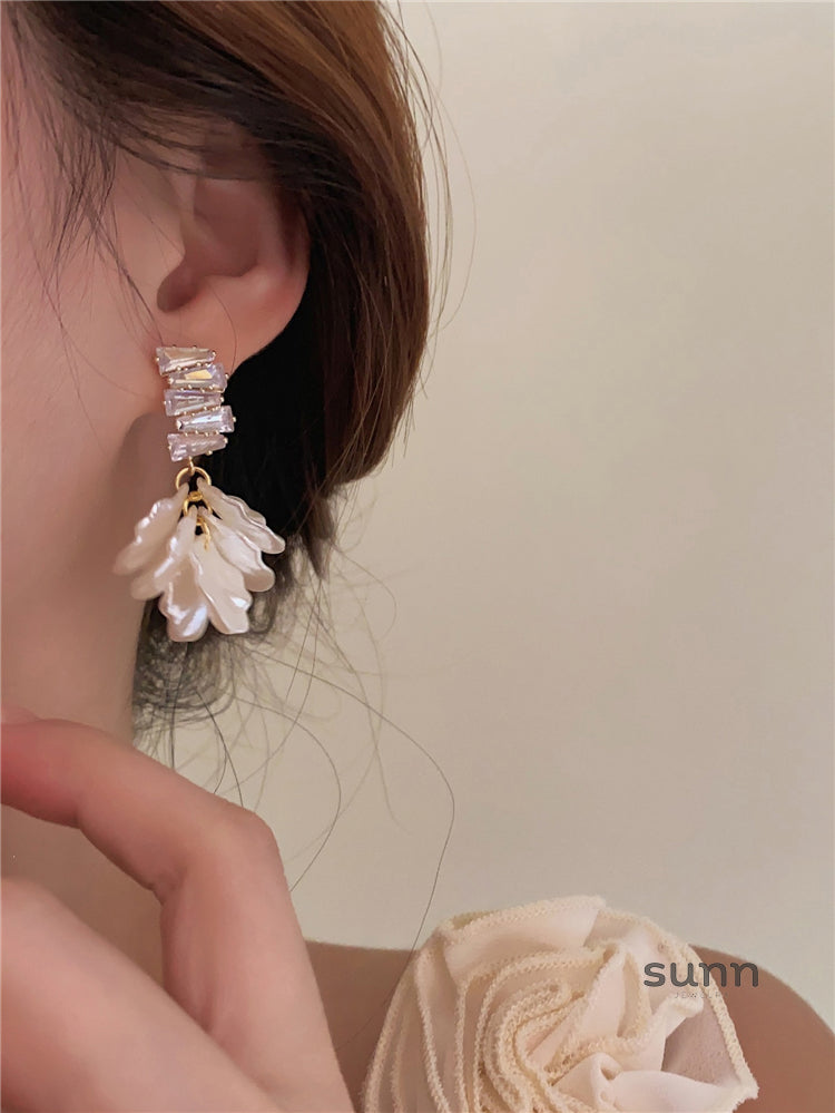 Paislynn Ethereal Bloom Earrings [FMW3E4FX]