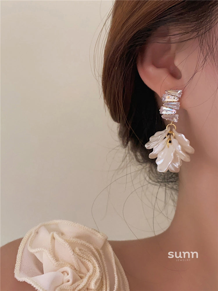 Paislynn Ethereal Bloom Earrings [KX0A532B]