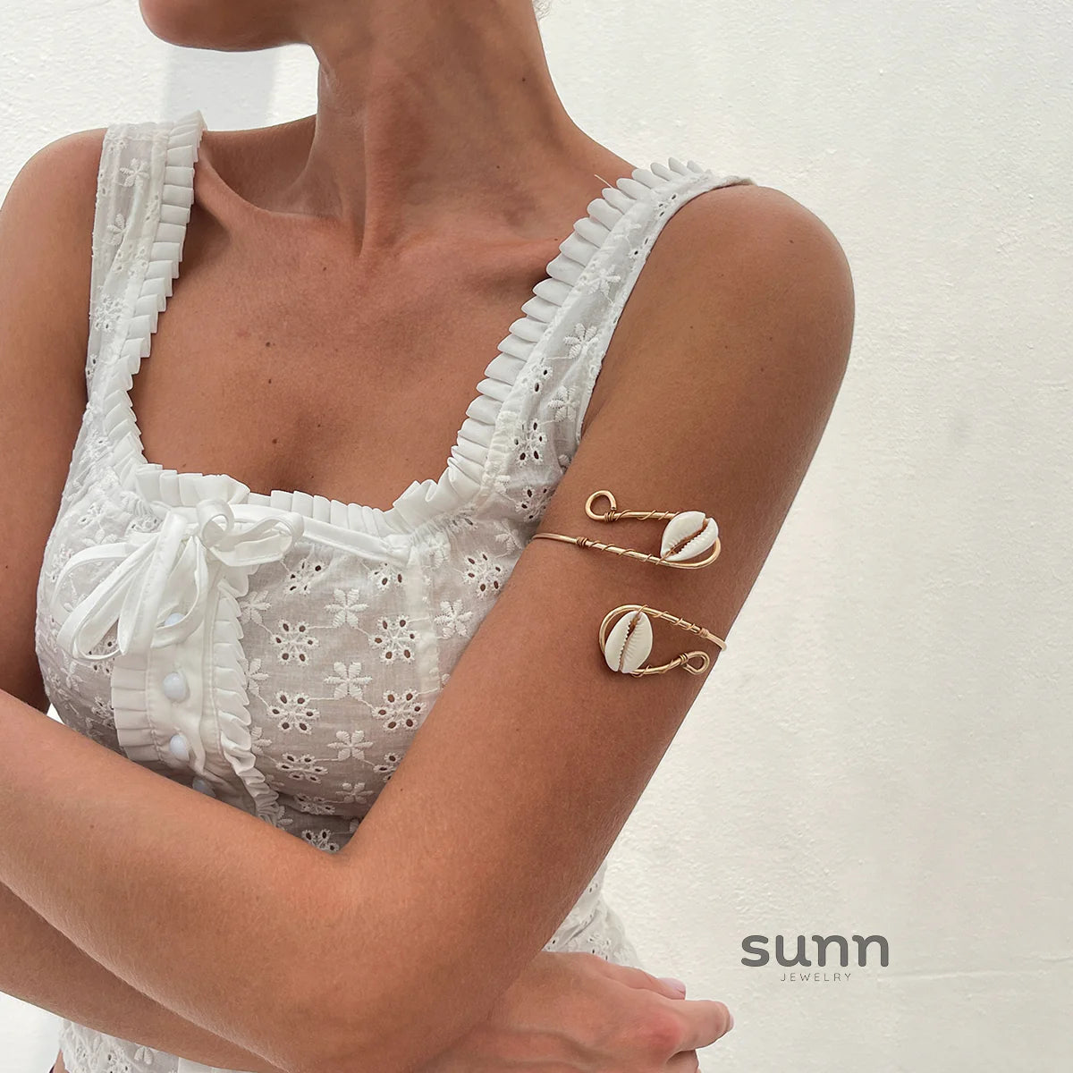 Paisyn Gold Shell Arm Cuff