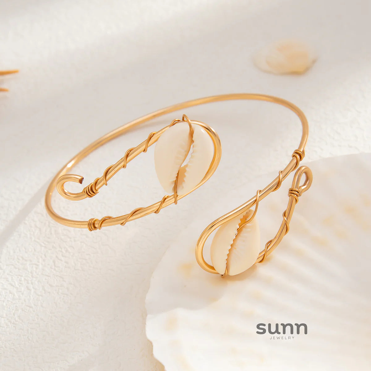 Paisyn Gold Shell Arm Cuff