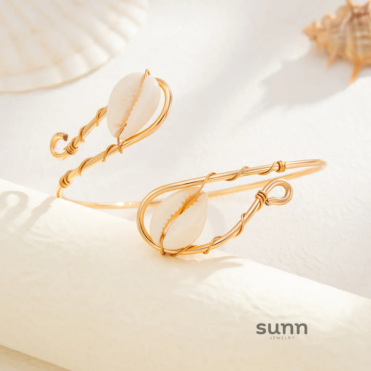 Paisyn Gold Shell Arm Cuff