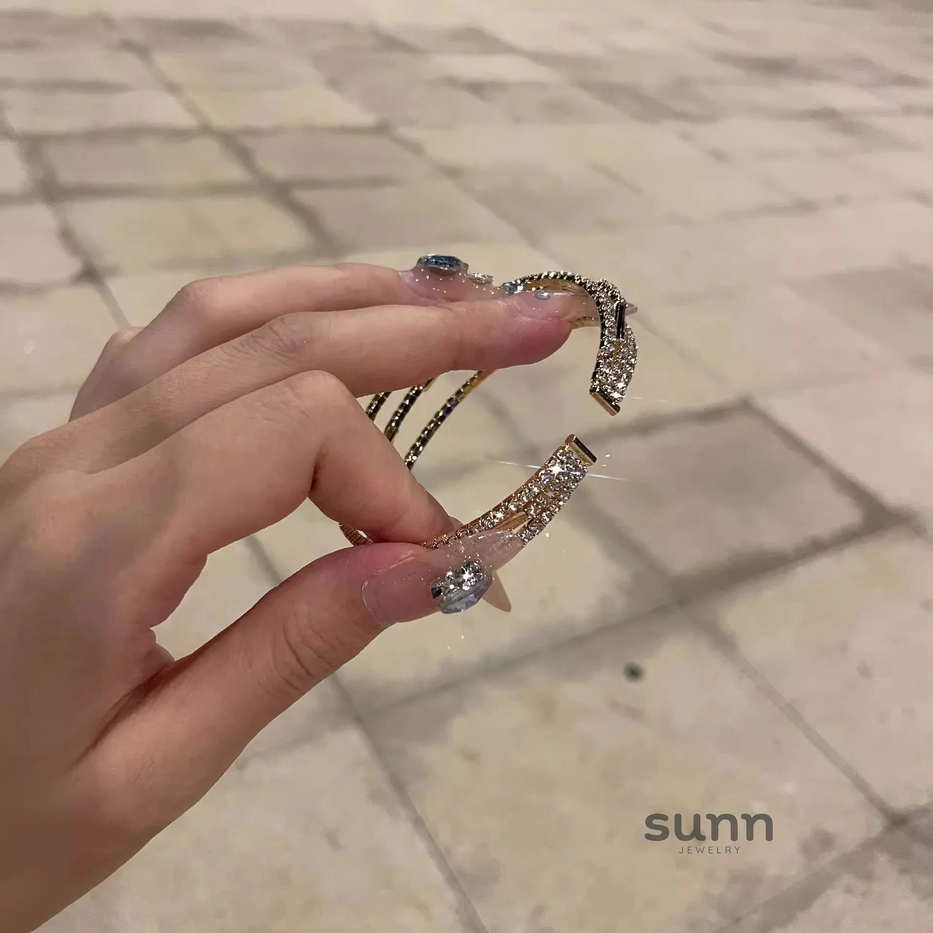Paloma Dazzling Star Bangle