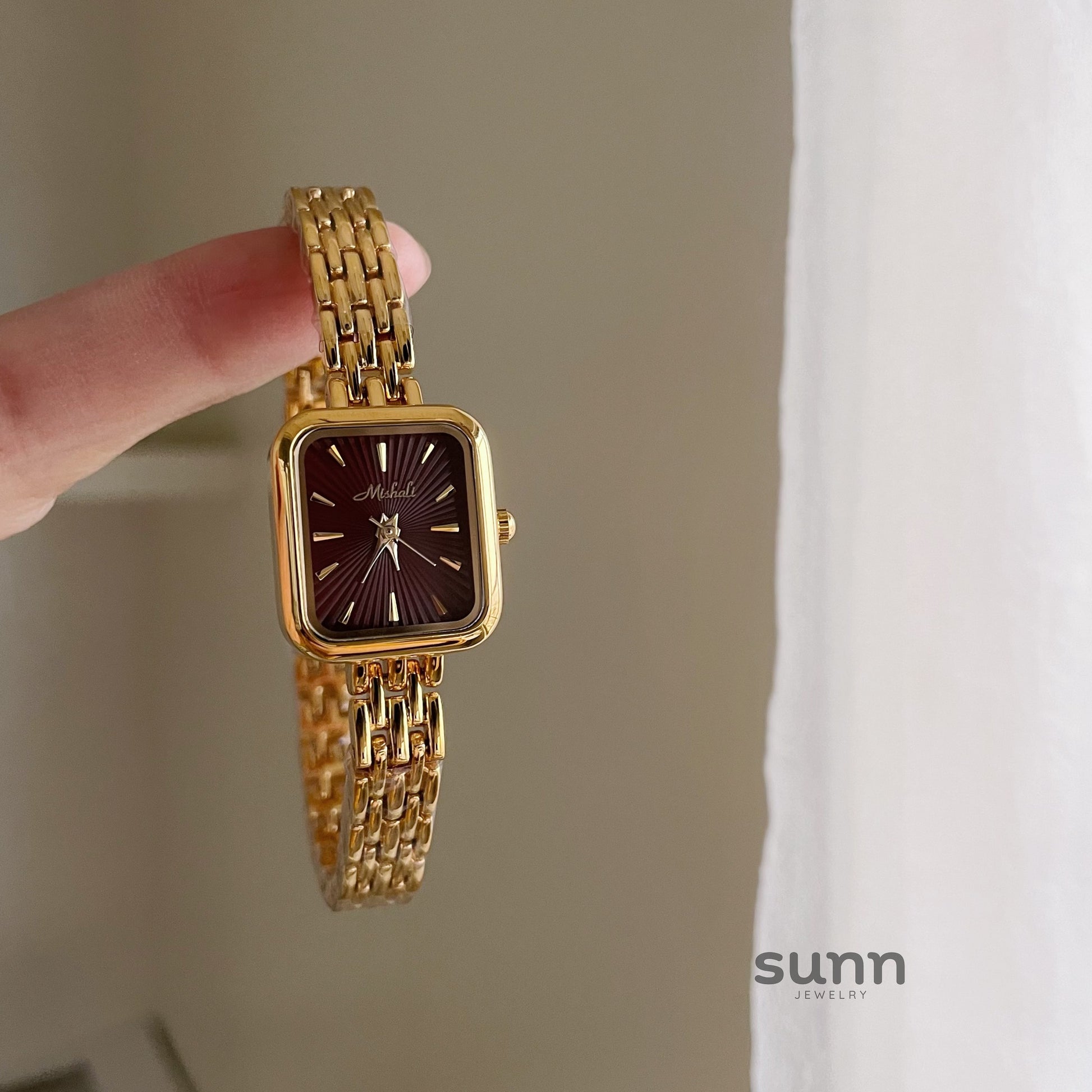 Parisa Delicate Square Watch [93TLWCW3]