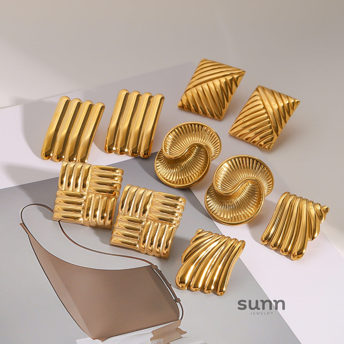Parisa Geometric Stud Earrings [QZ3LVVON]