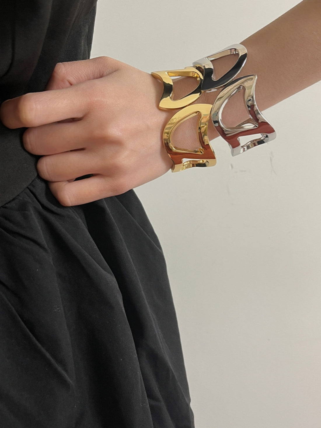 Parris Wide Cuff Bracelet [X6OGZO3W]