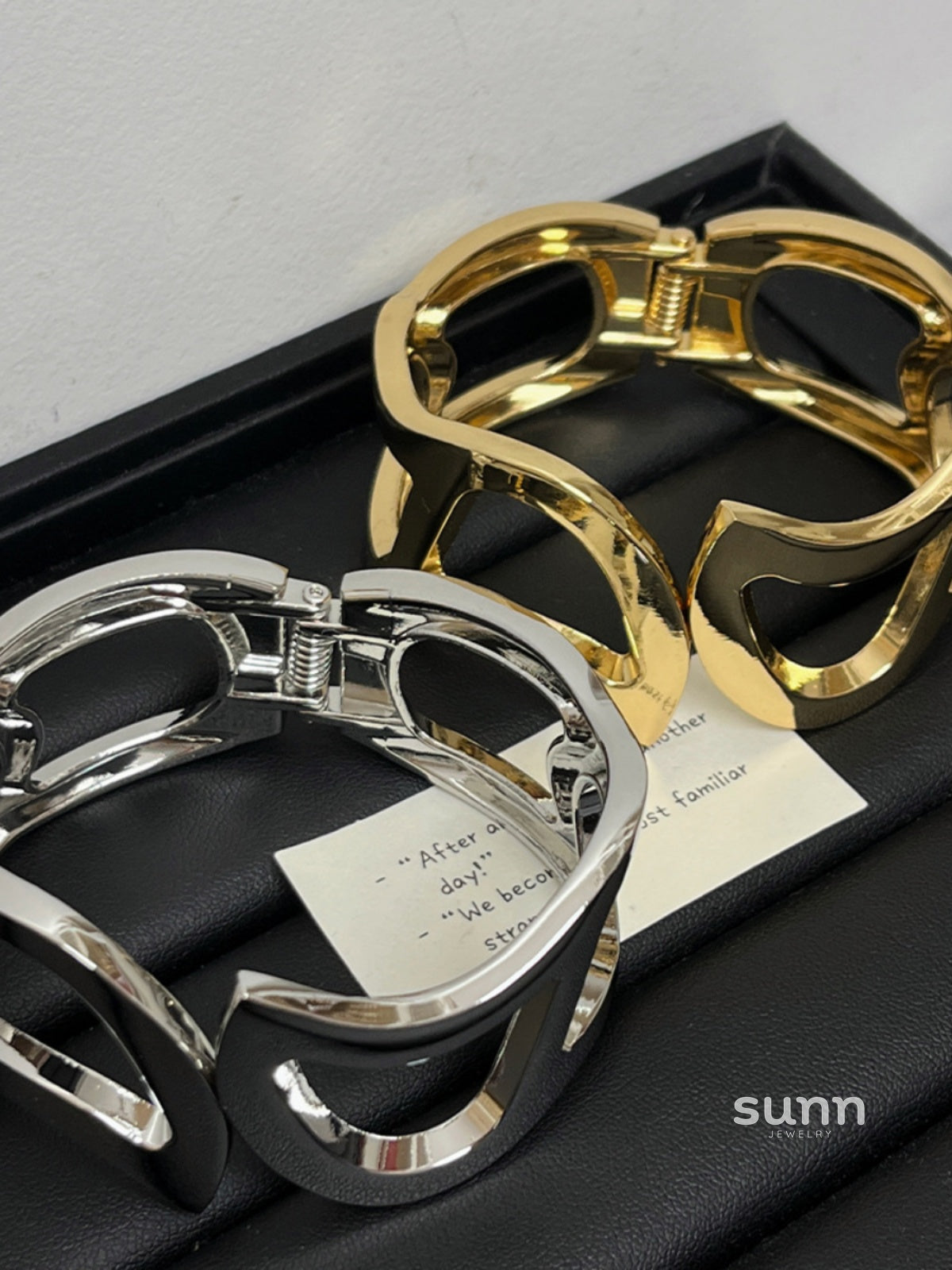 Parris Wide Cuff Bracelet [T6PBP5HE]