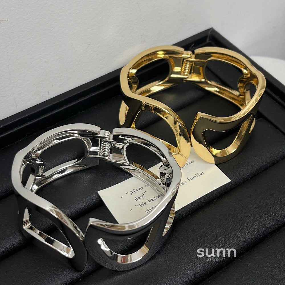 Parris Wide Cuff Bracelet [UXLN1W8X]