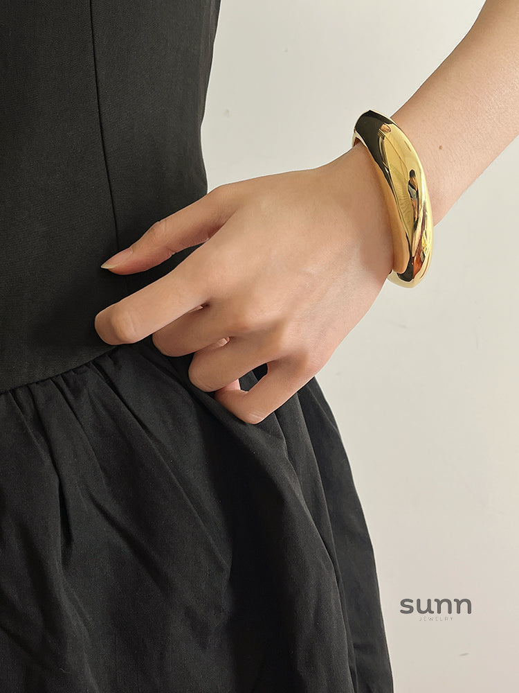Perel Modern Cuff Bracelet [KJ75KWIF]