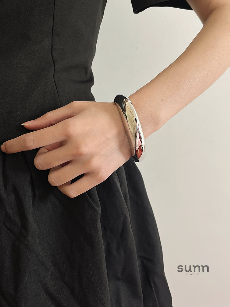 Perel Modern Cuff Bracelet [ZTPKZGGN]