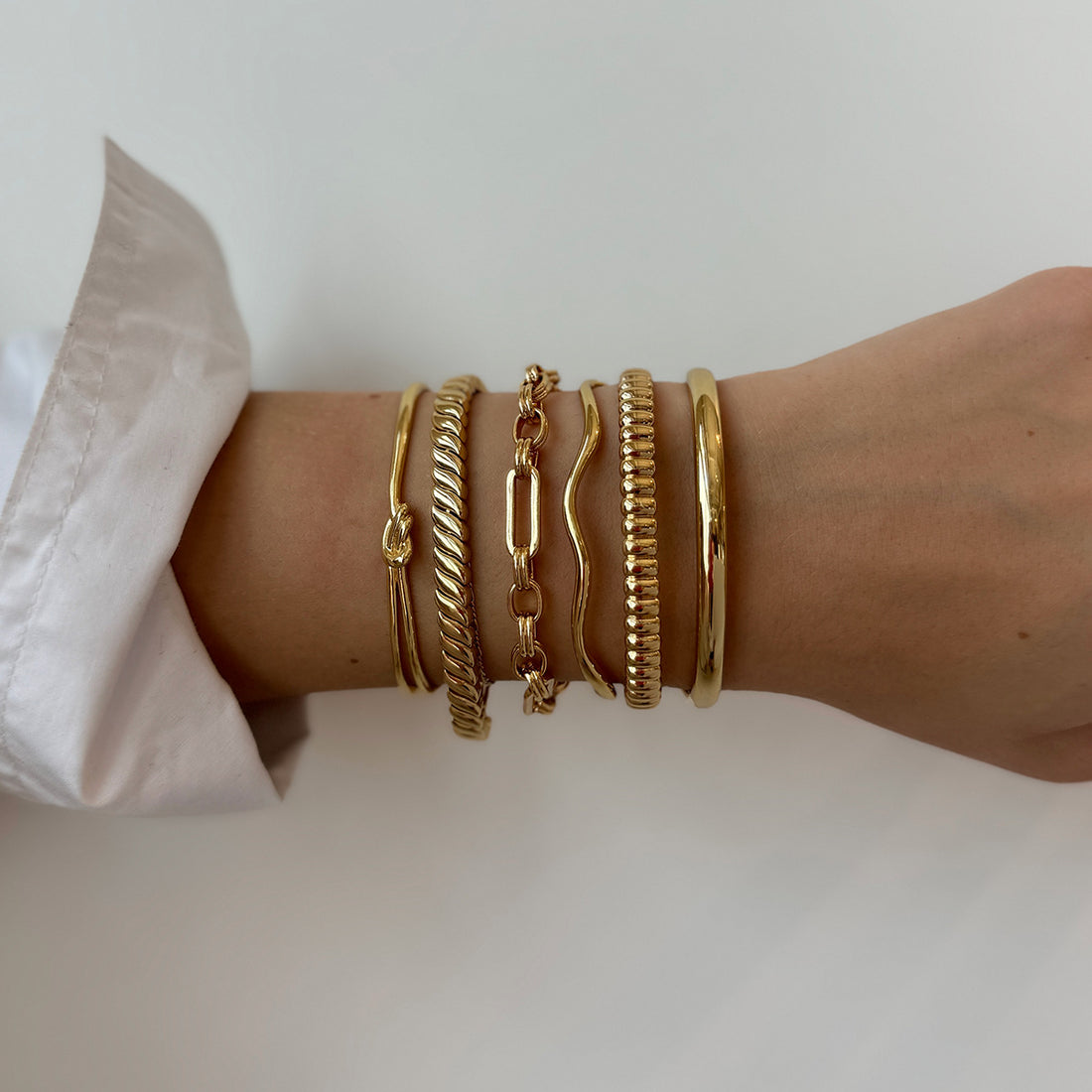 Peri Sleek Oval Bracelet [D3A92JQ2]
