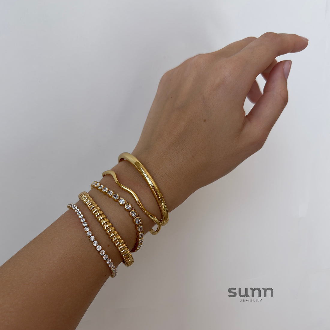 Peri Sleek Oval Bracelet [D3A92JQ2]