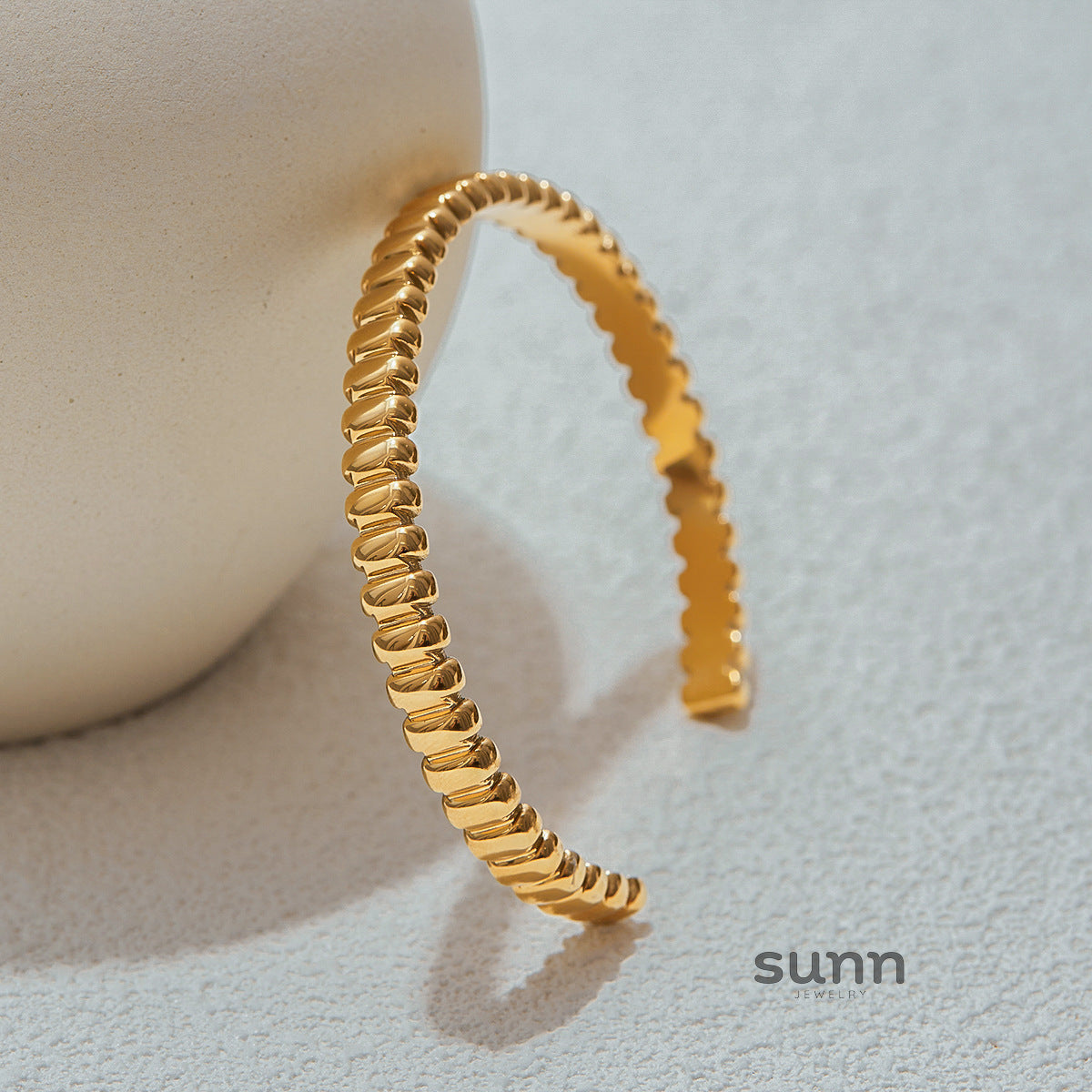 Peri Sleek Oval Bracelet [OA9N7H8E]