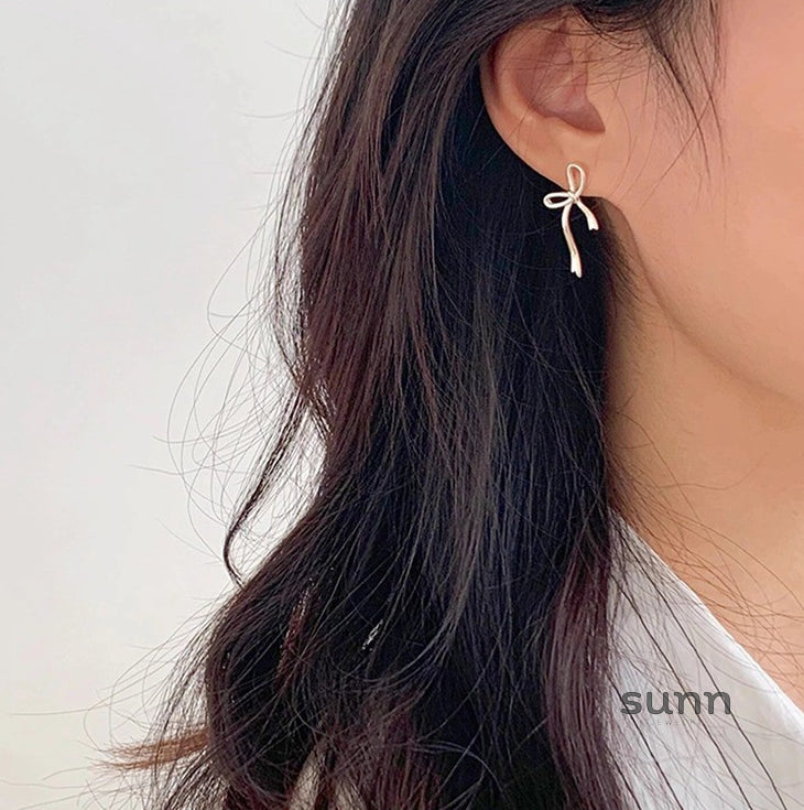 Perry Delicate Bowknot Studs