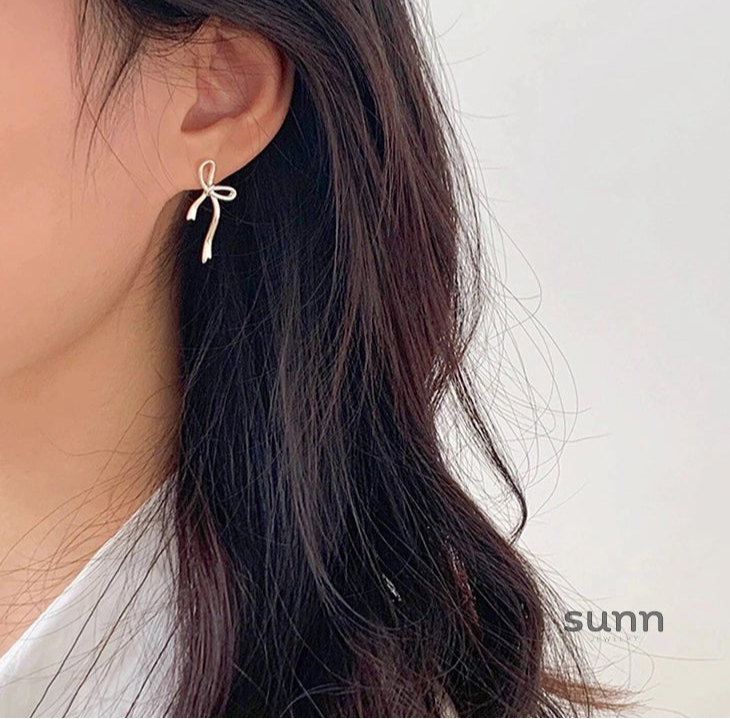 Perry Delicate Bowknot Studs
