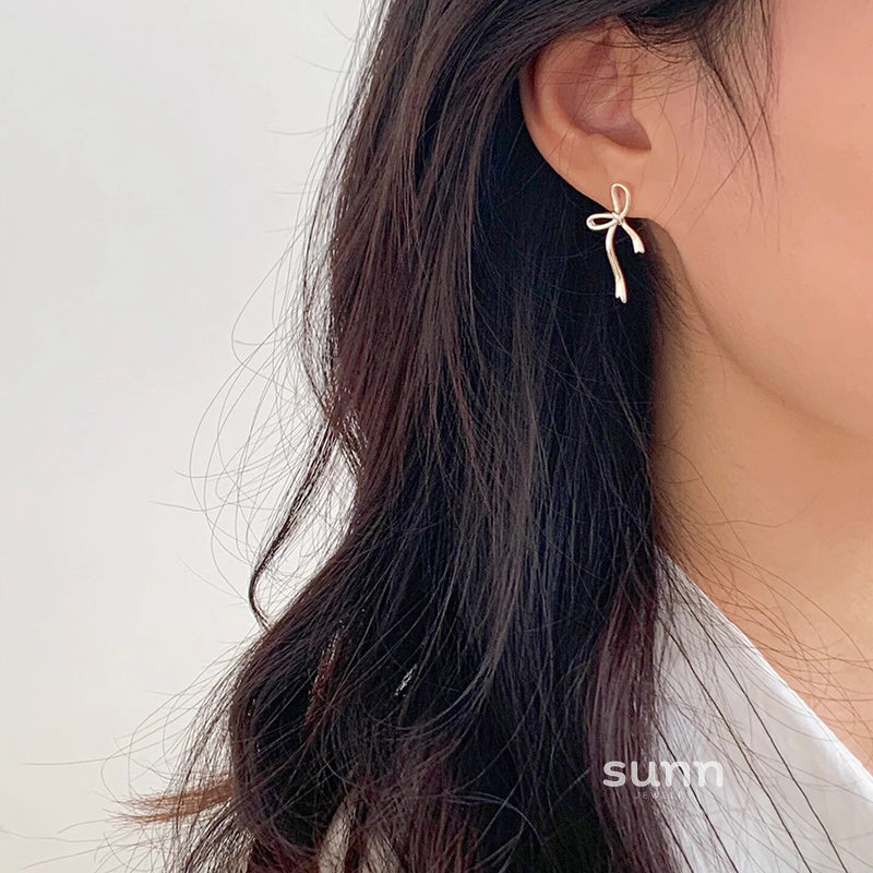 Perry Delicate Bowknot Studs