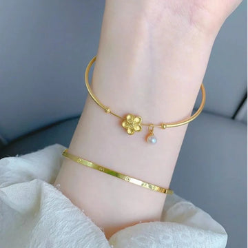 Pessy Pearl Blossom Star Bracelet