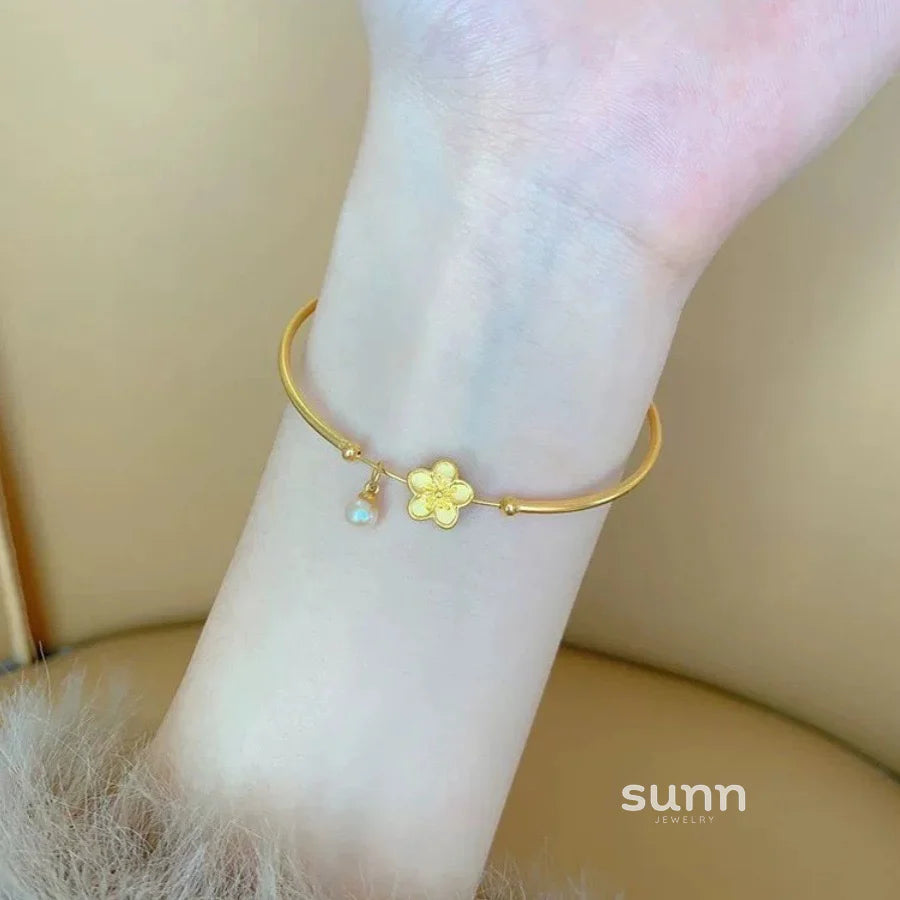 Pessy Pearl Blossom Star Bracelet