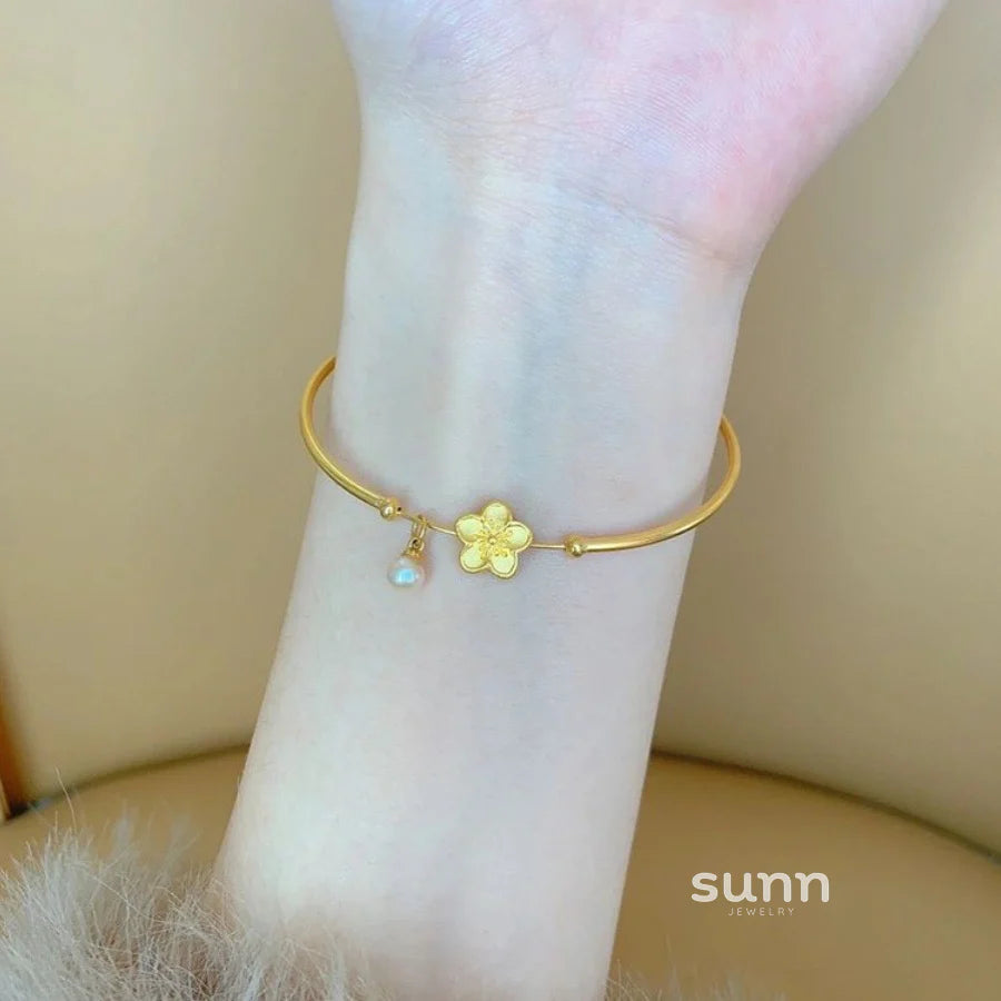Pessy Pearl Blossom Star Bracelet
