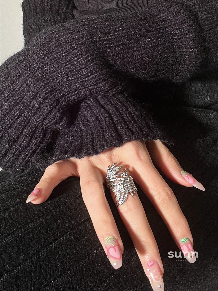 Pilar Zircon Feather Ring