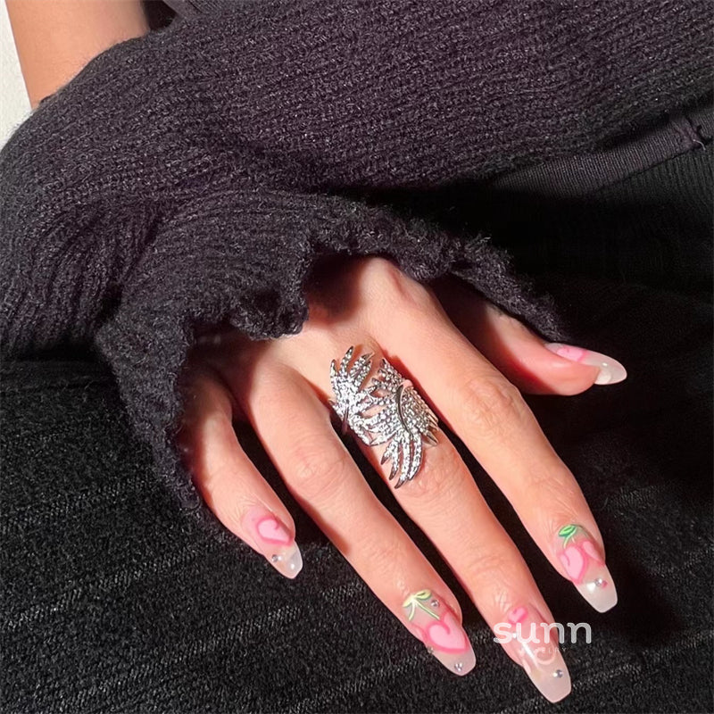 Pilar Zircon Feather Ring