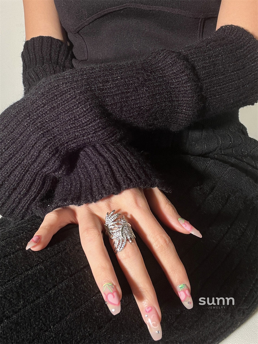 Pilar Zircon Feather Ring