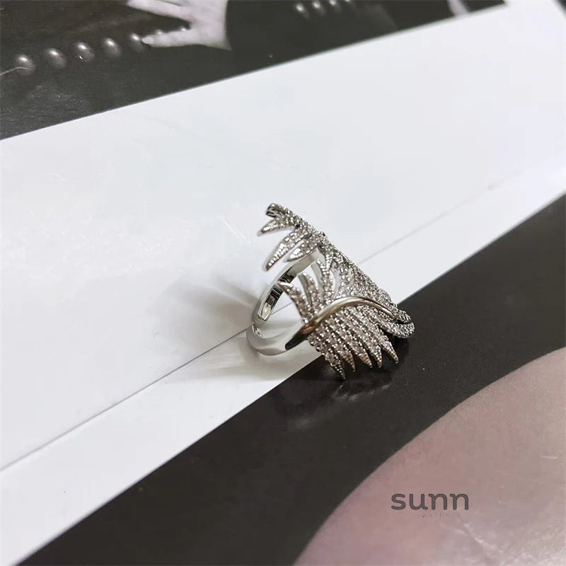 Pilar Zircon Feather Ring