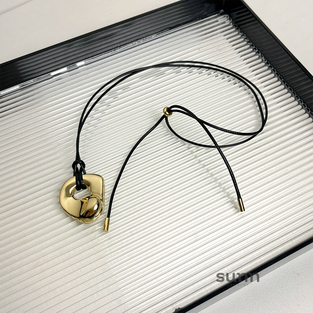 Pippa Cutout Leather Necklace [HUL73KSA]