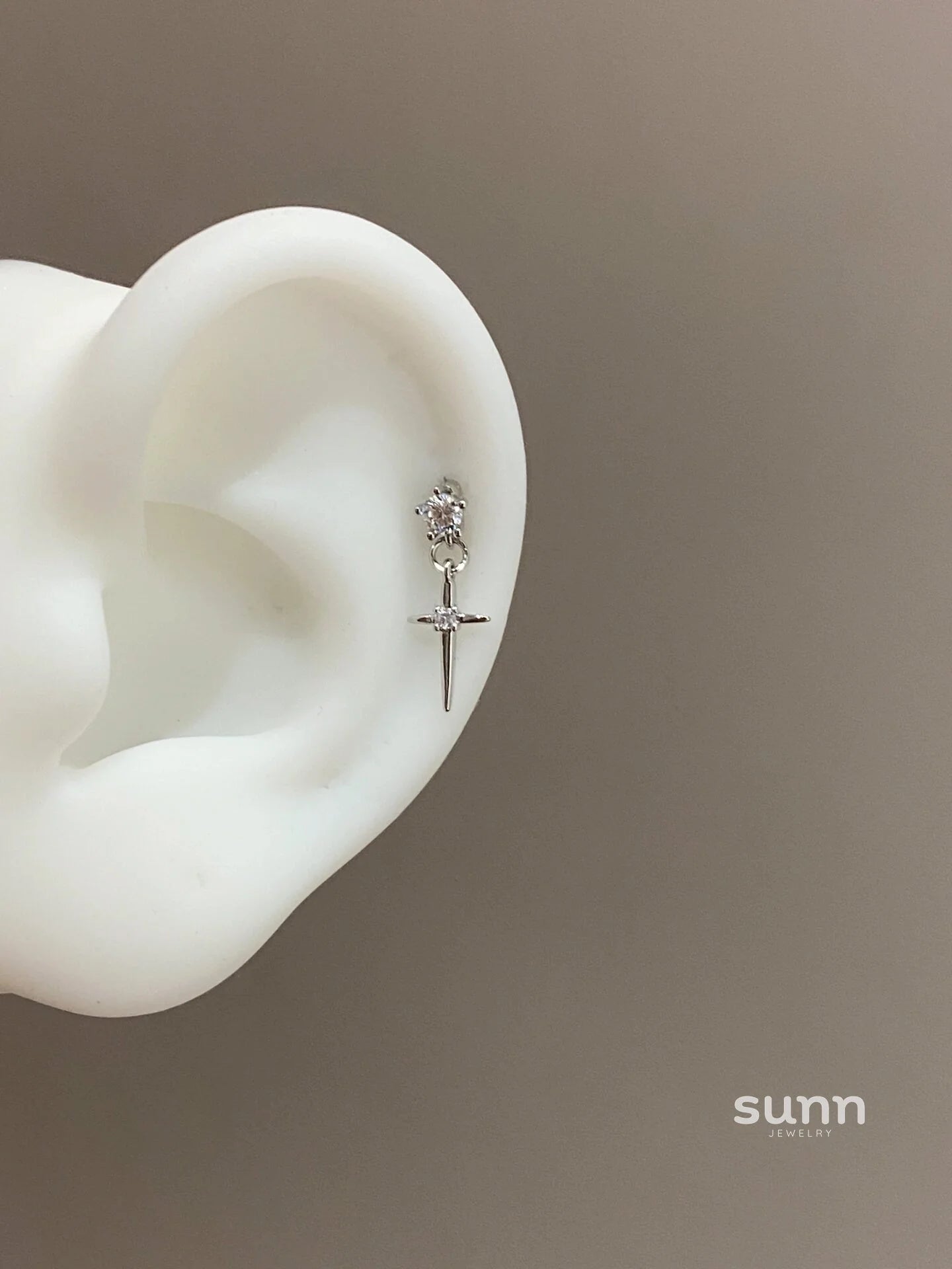 Polina Sparkling Cross Stud Earring