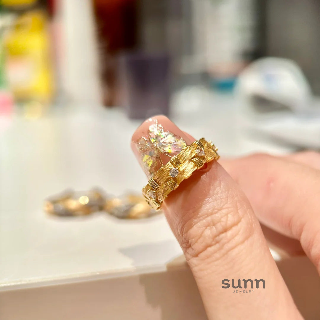 Poppy Woven Diamond Ring [KMUDFSEQ]