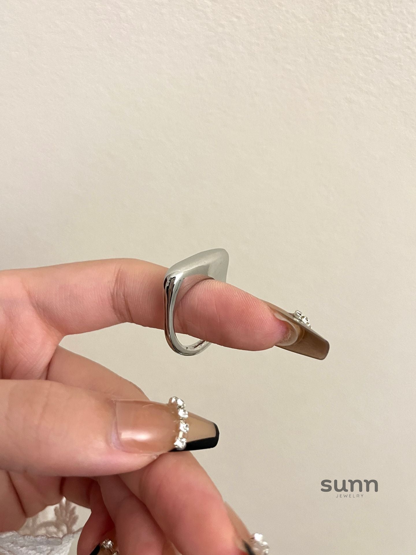 Porter Sculptural Enamel Ring [K95NG5BU]
