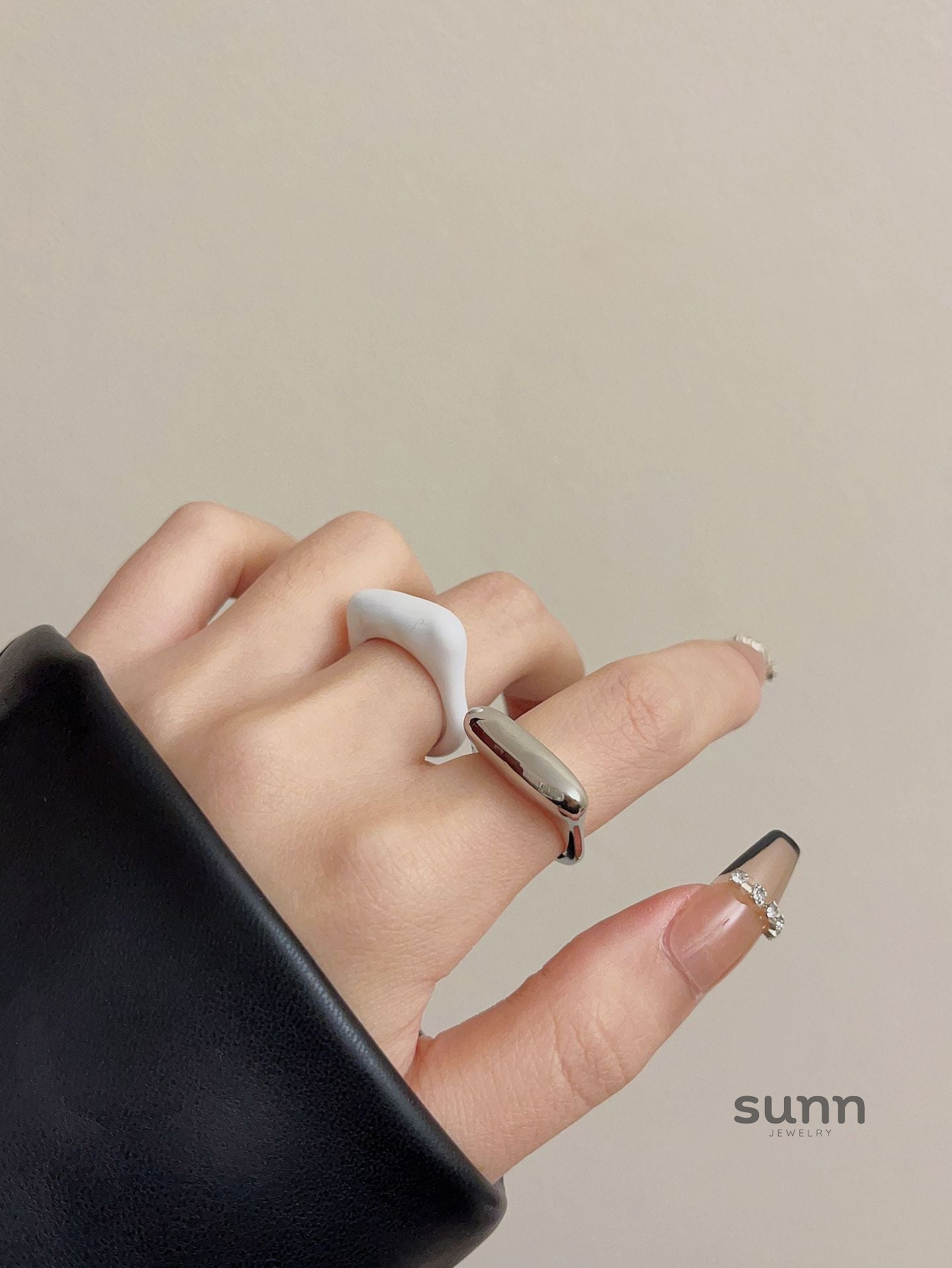 Porter Sculptural Enamel Ring [3P7ZN9BW]