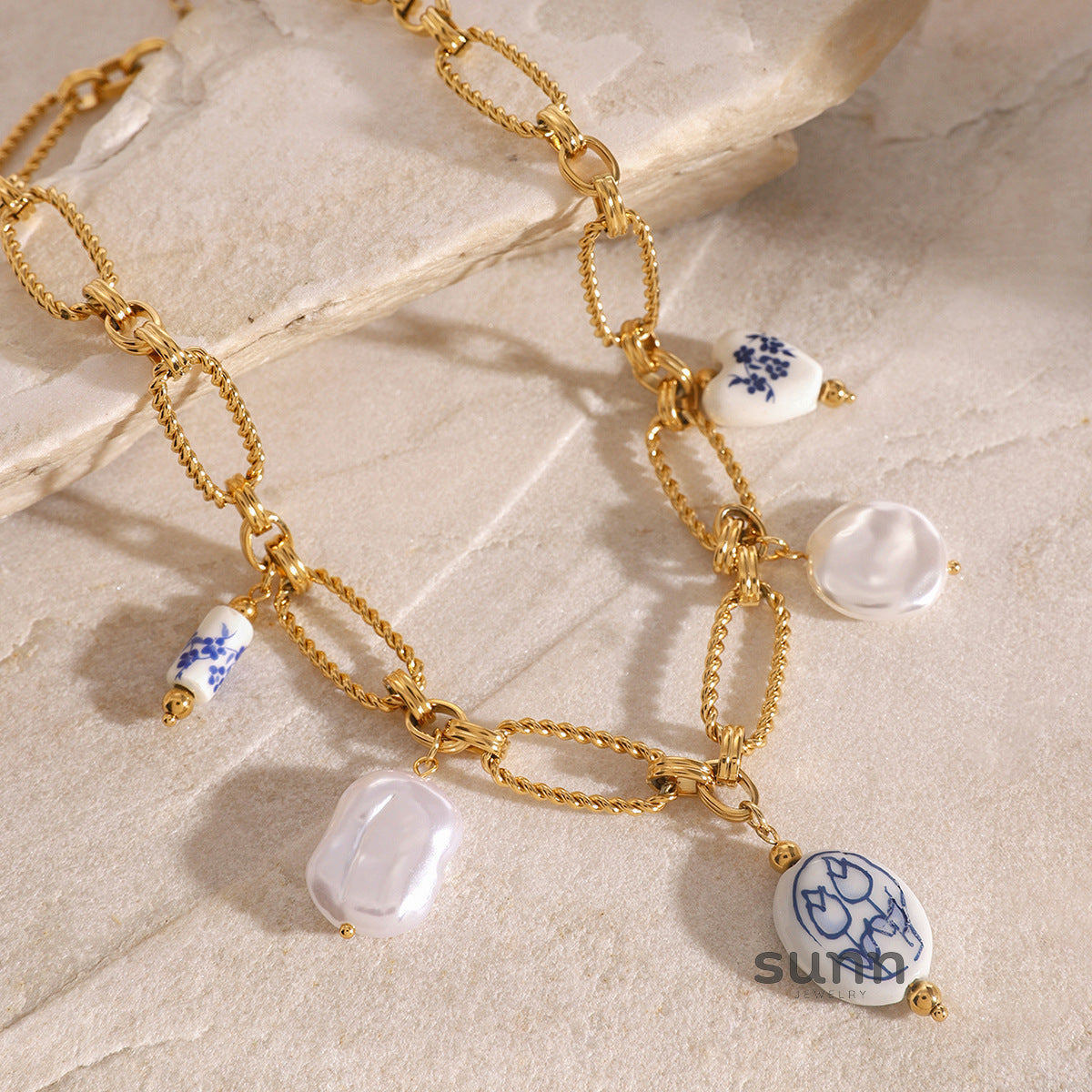 Precious Ceramic Heart Pearl Necklace [M4DVKZ53]