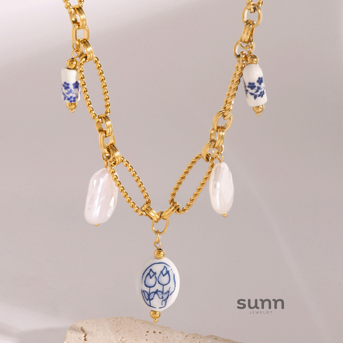 Precious Ceramic Heart Pearl Necklace [2X34177J]
