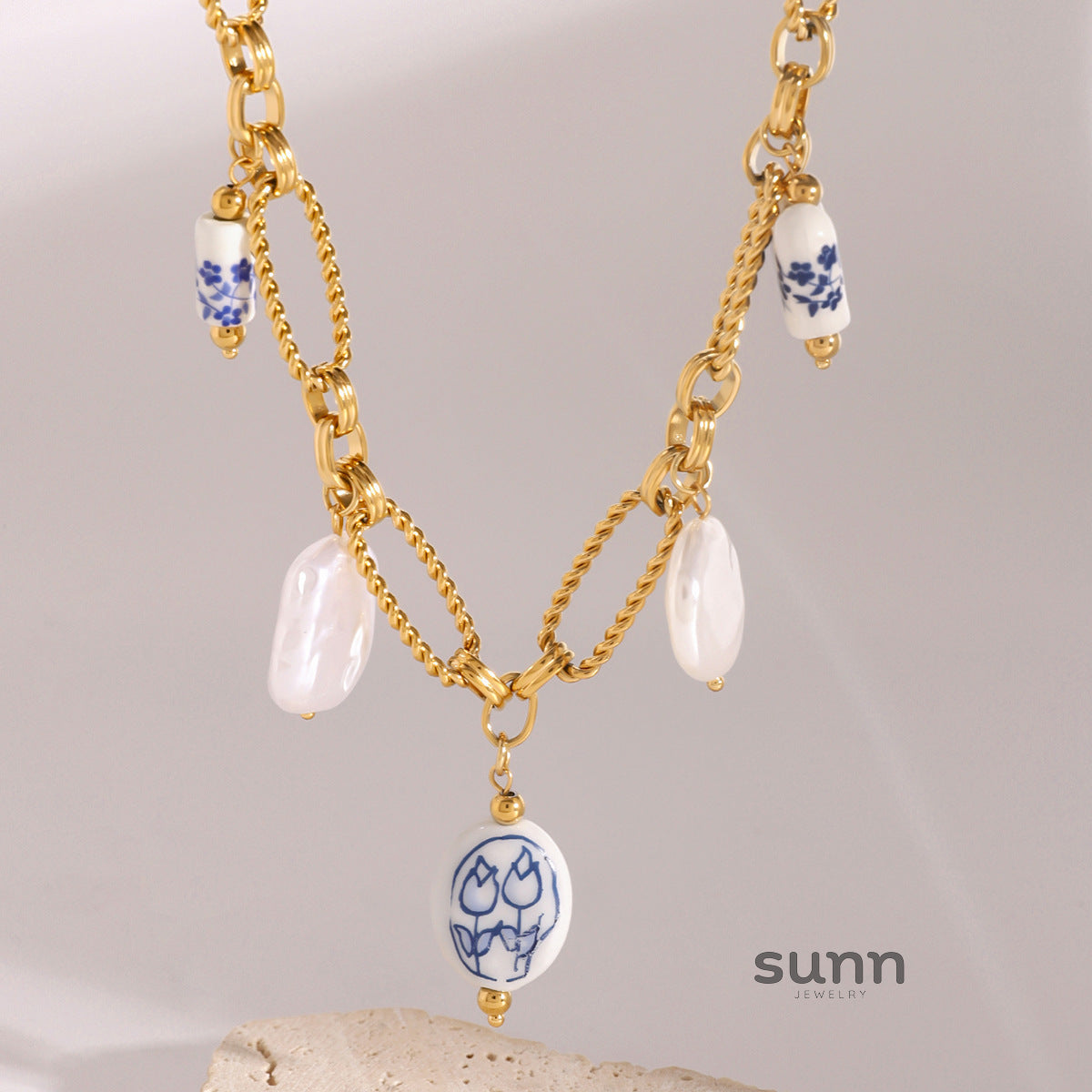 Precious Ceramic Heart Pearl Necklace [YR23NJ9X]