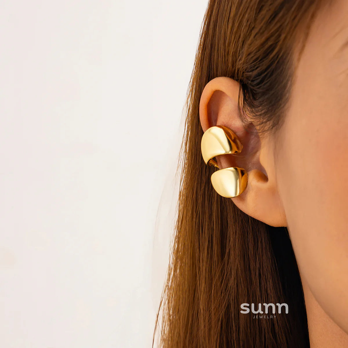 Precious Smooth Curved Leaf Ear Clip