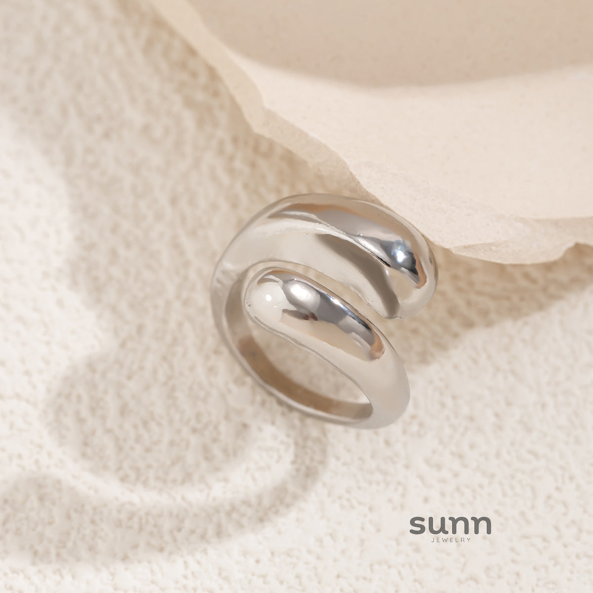 Precious Statement Ring Set [0FQ6ODIH]
