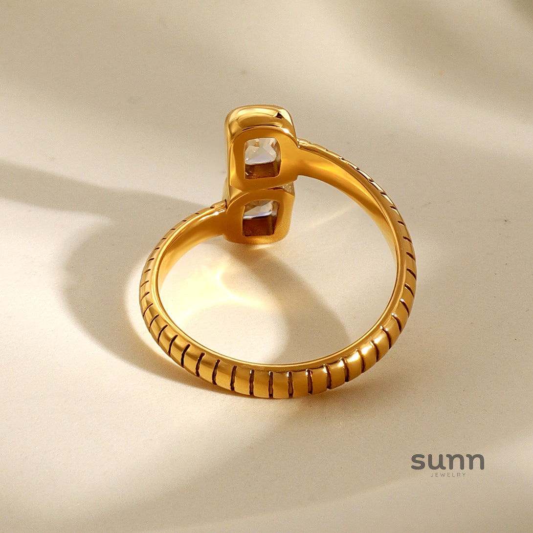 Precious Zircon Open Ring [VQKDBXL9]