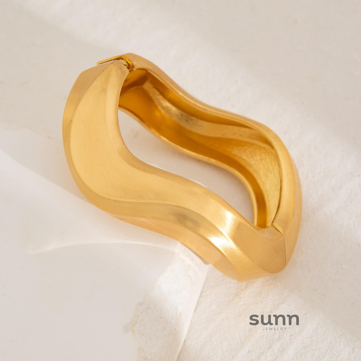 Priscila Asymmetrical Matte Cuff Bracelet [0O9D7805]