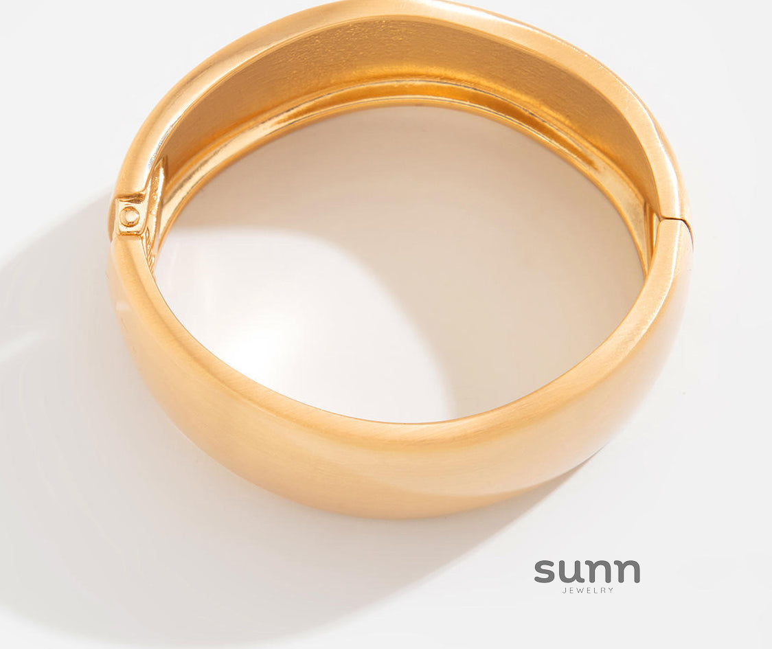 Priscila Asymmetrical Matte Cuff Bracelet [CEHOSW5F]