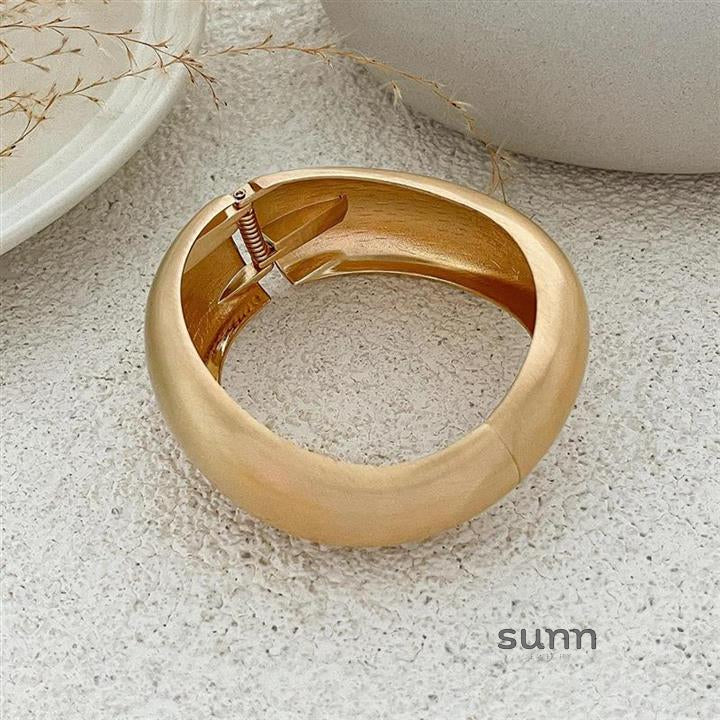Priscila Asymmetrical Matte Cuff Bracelet [JHQY7PYL]
