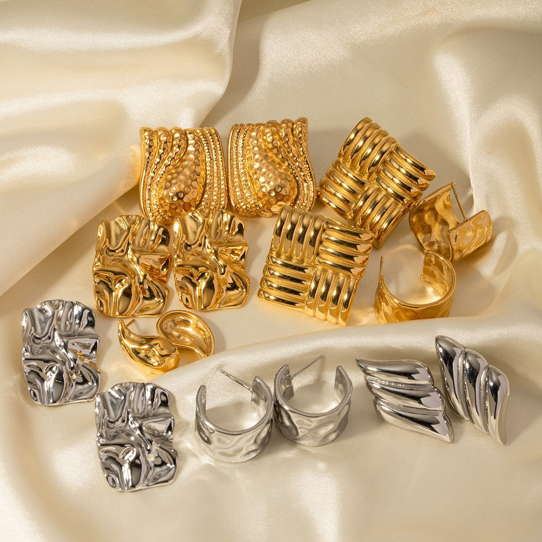 Priscila Sculptural Gold Earrings [WJRJ9DNJ]