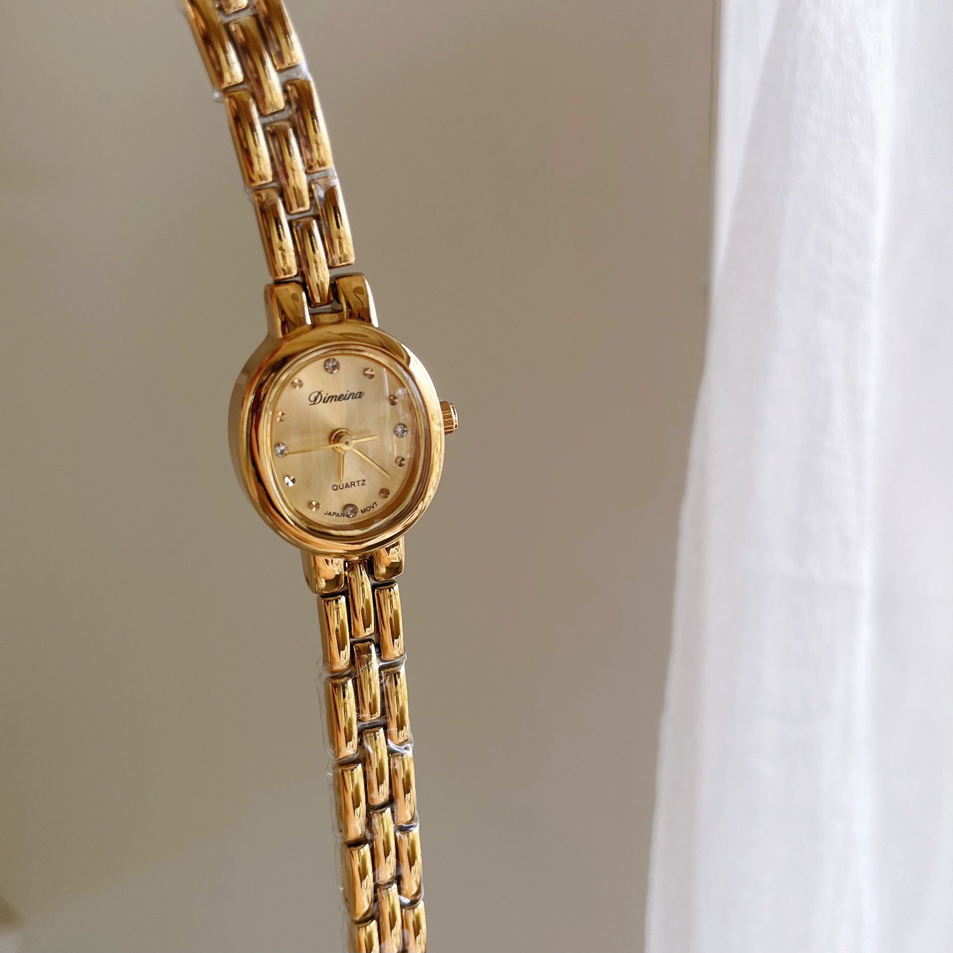 Queena Exquisite Oval Watch [GFPR5G1S]