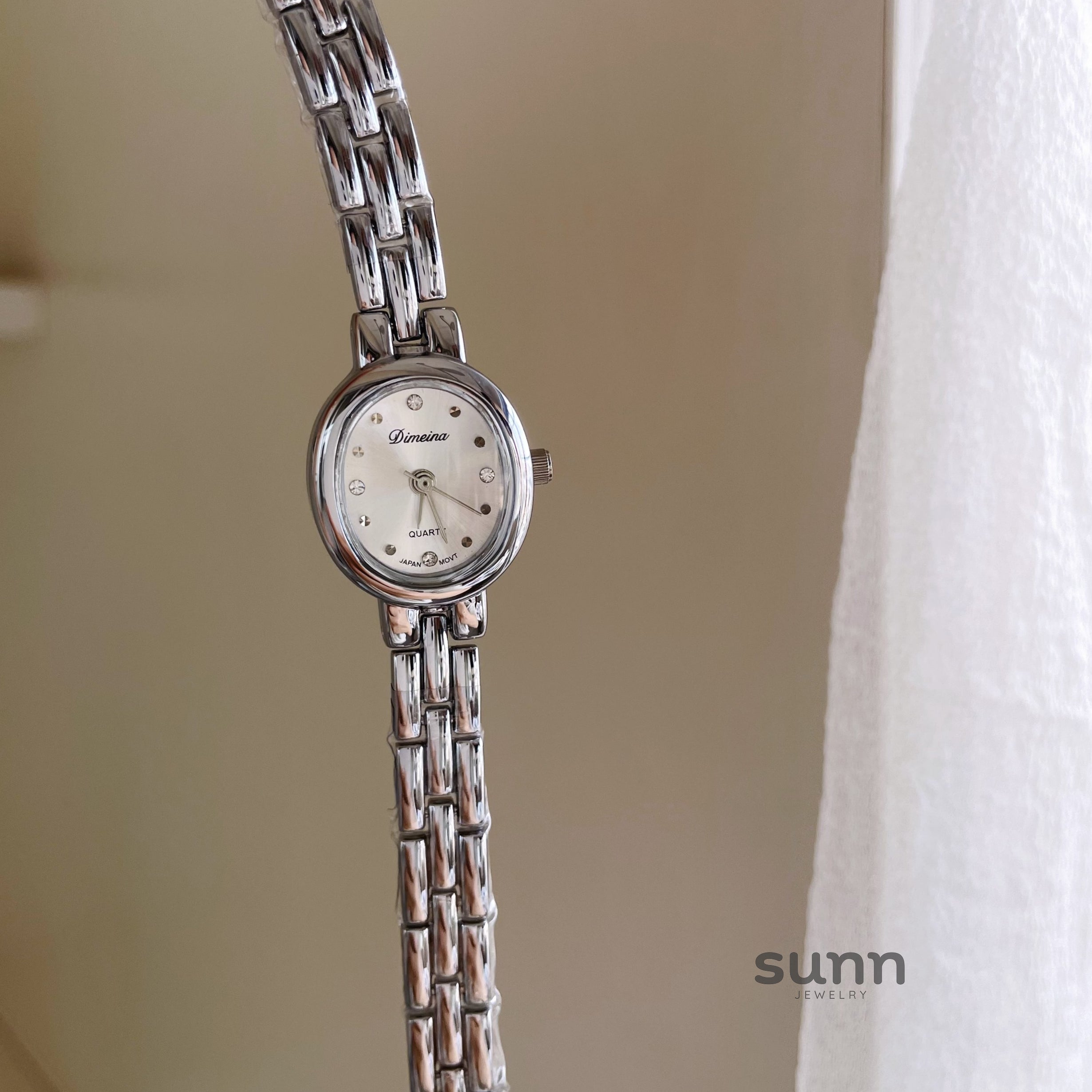 Queena Exquisite Oval Watch [UH3XZKLR]