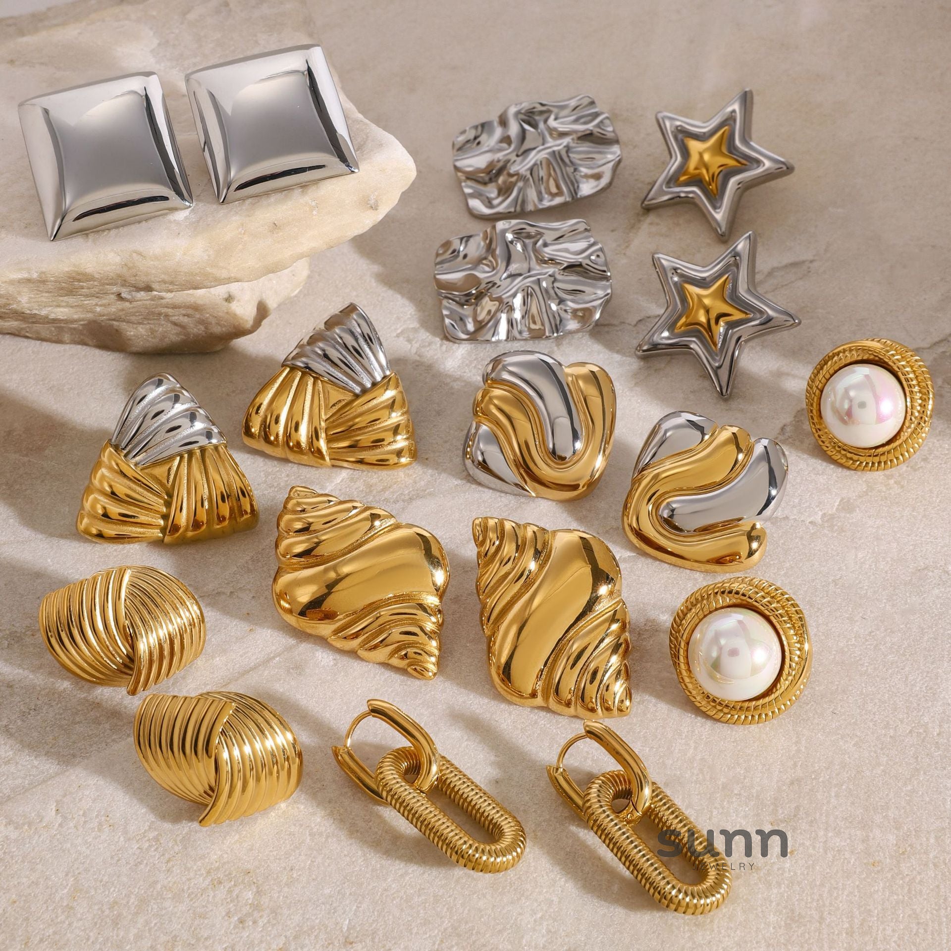 Queena Titanium Pearl Hoops [R7XUL5QH]