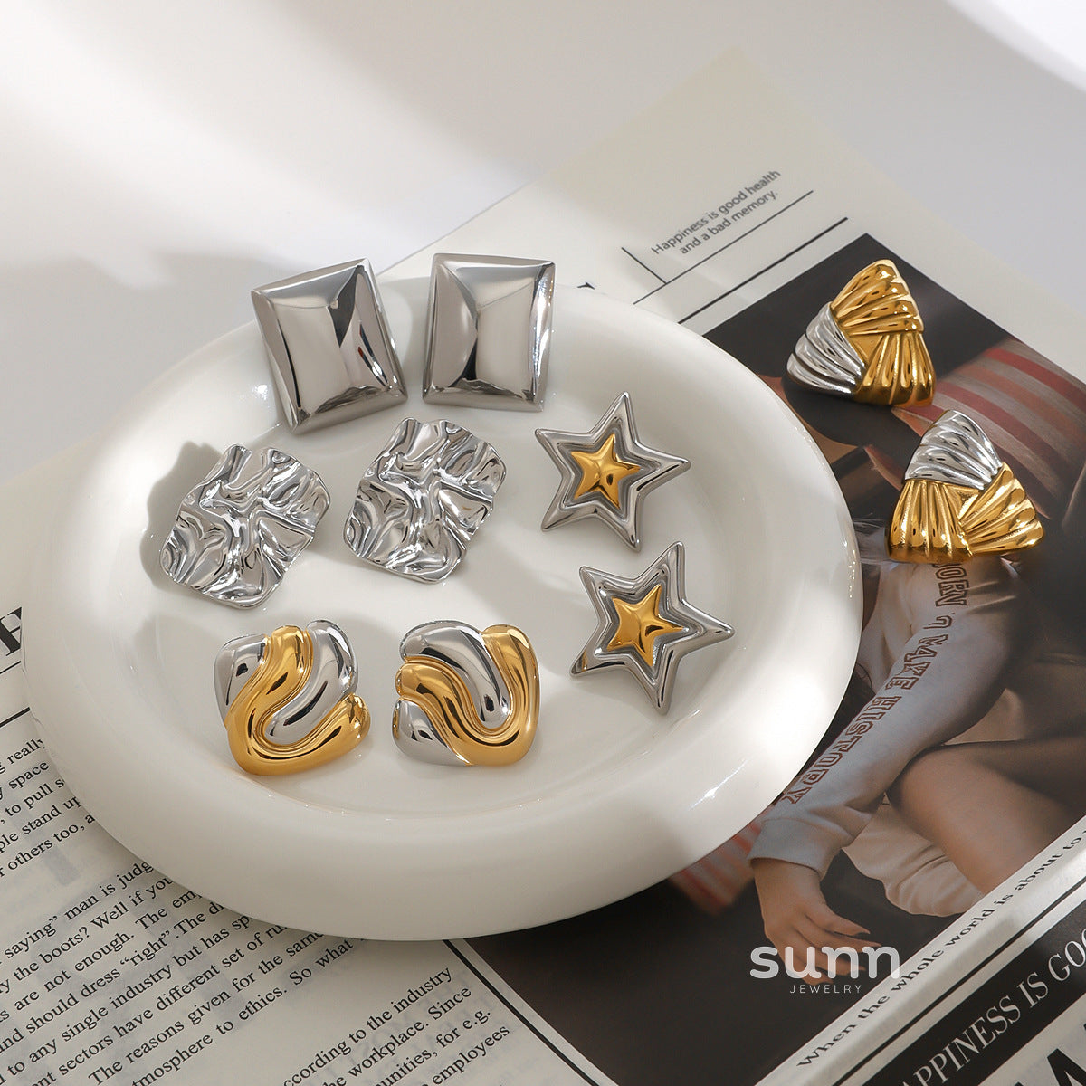 Queena Titanium Pearl Hoops [ZLXUHSNT]