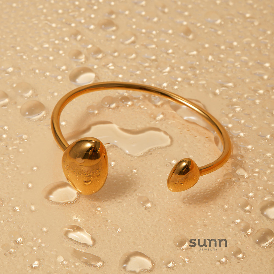 Quincy Sculptural Gold Cuff [QOI0RWDB]